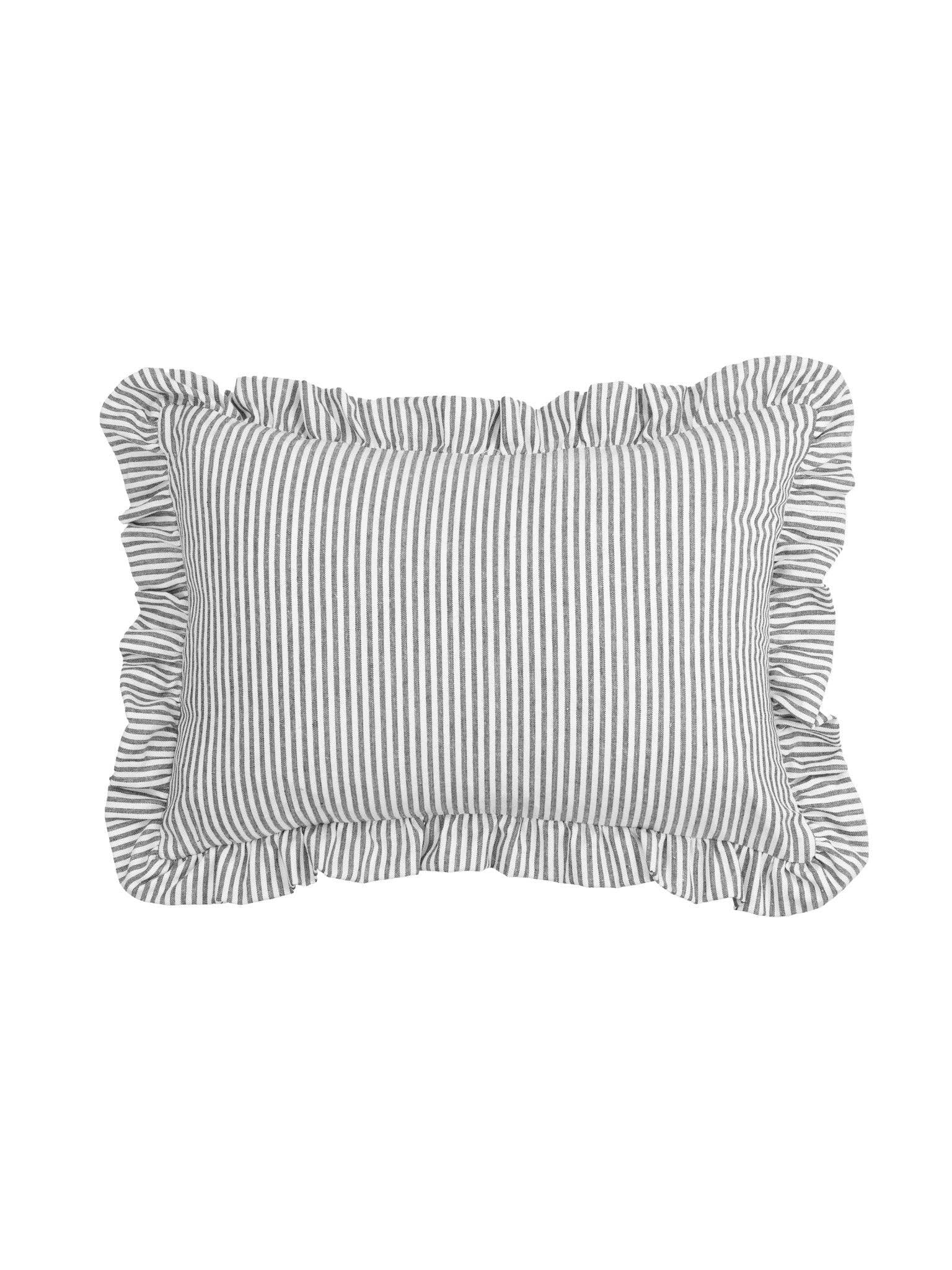 Ruffle lumbar cushion detail