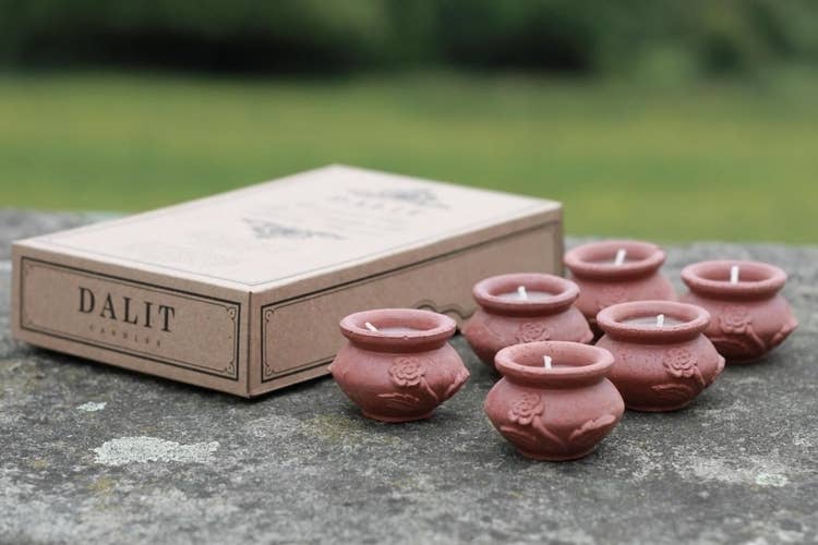 Megah box of 6 detail
