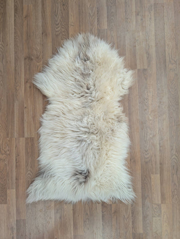 Hill sheep sheepskin rug detail