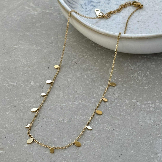 Teardrop necklace detail