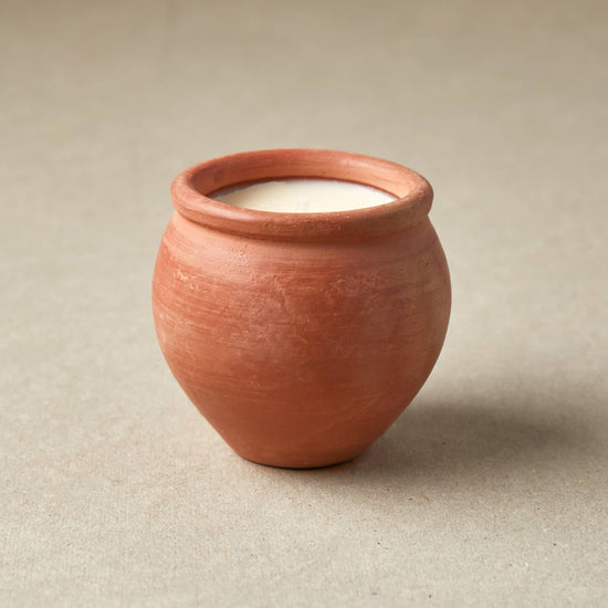 Deepti lavender candle detail
